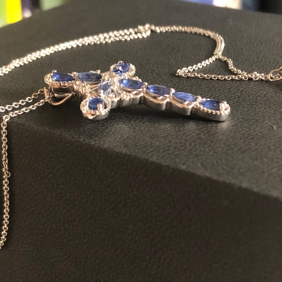 Blue sapphire and Diamond cross necklace - Picture 4 of 10